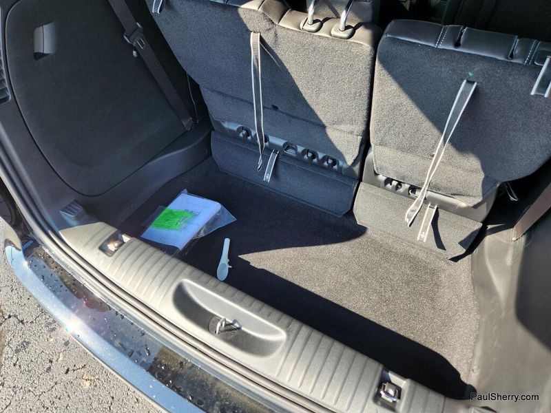 New 2027 Chrysler Pacifica Select
