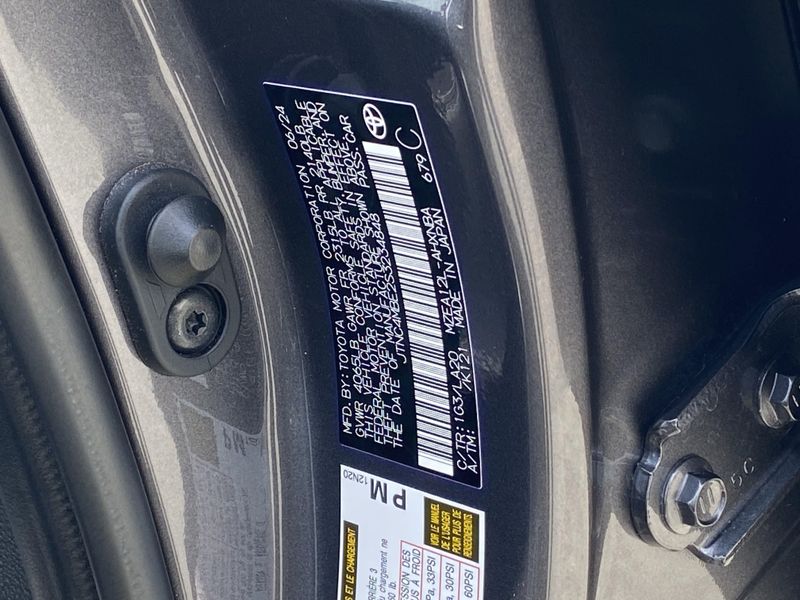 Used 2025 Toyota Corolla Hatchback XSEImage 31