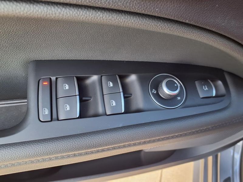 Used 2024 Alfa Romeo Stelvio TiImage 21