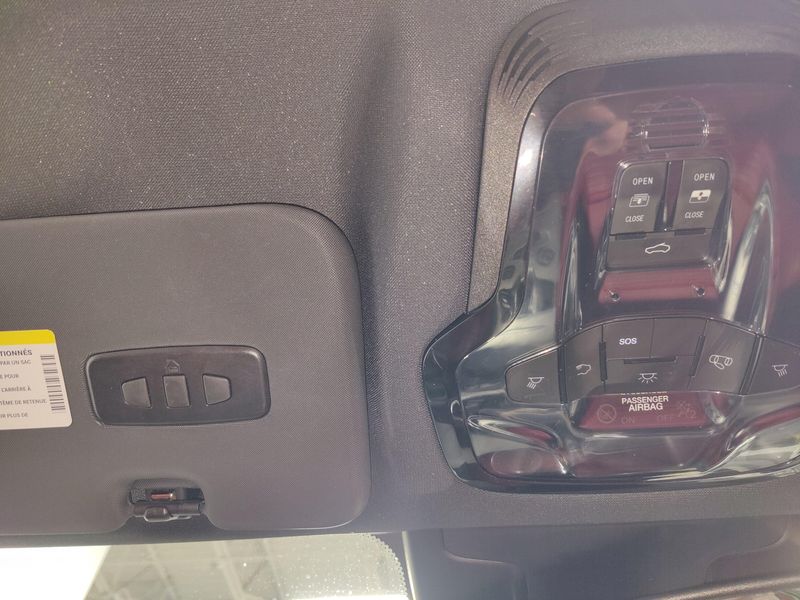 Used 2023 Alfa Romeo Stelvio Veloce AWD w/Sunroof & NavImage 28