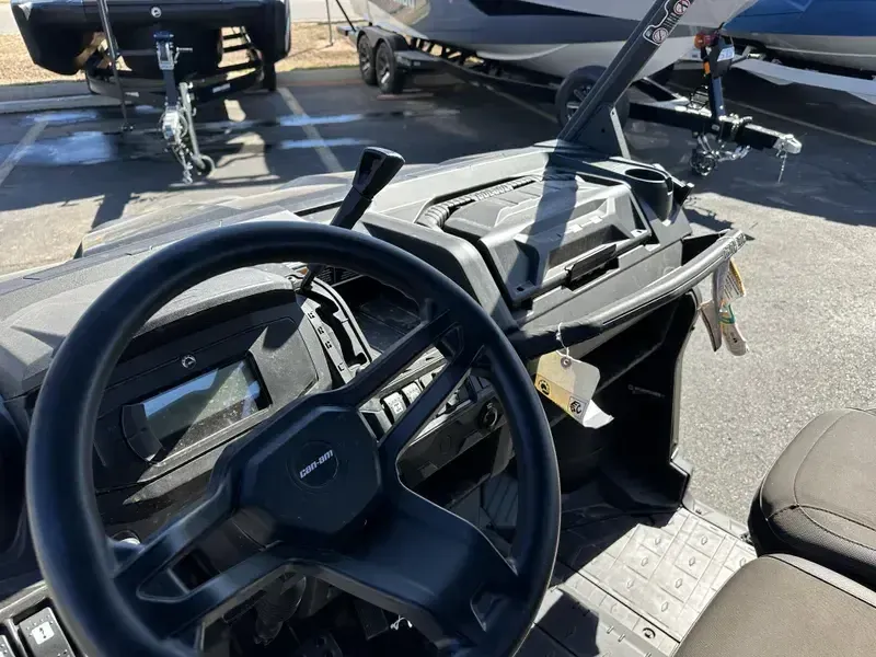 NEW 2025 CAN-AM DEFENDER MAX XT HD9 Image 9