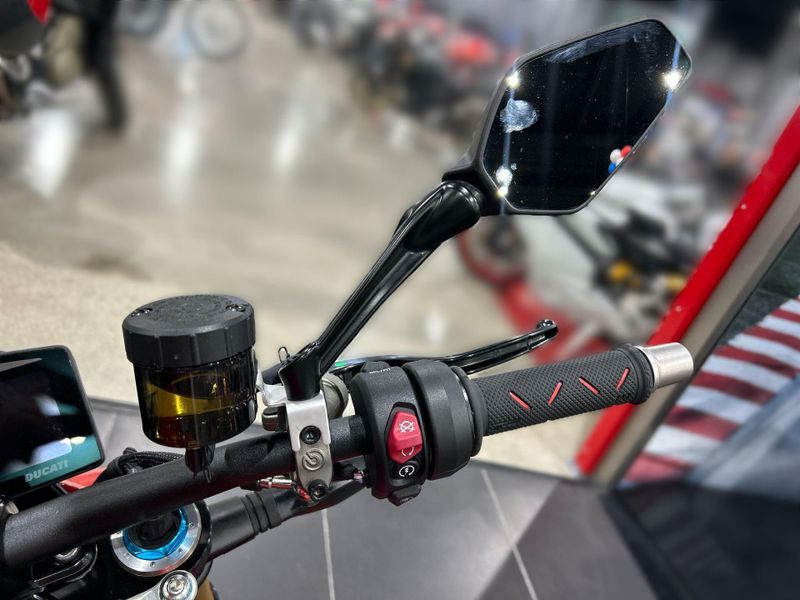 New 2025 Ducati STREETFIGHTER V4 S 3G Image 21