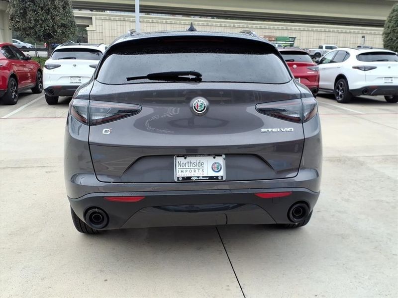 New 2025 Alfa Romeo Stelvio AwdImage 8