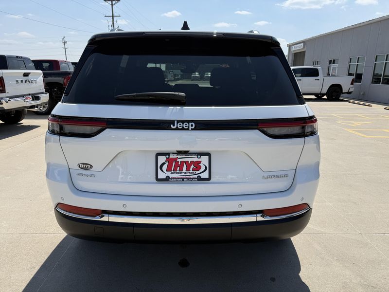 Used 2024 Jeep Grand Cherokee Laredo XImage 40