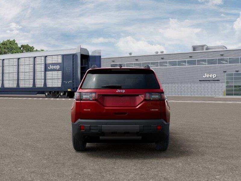 New 2026 Jeep Cherokee Laredo 4x4Image 7