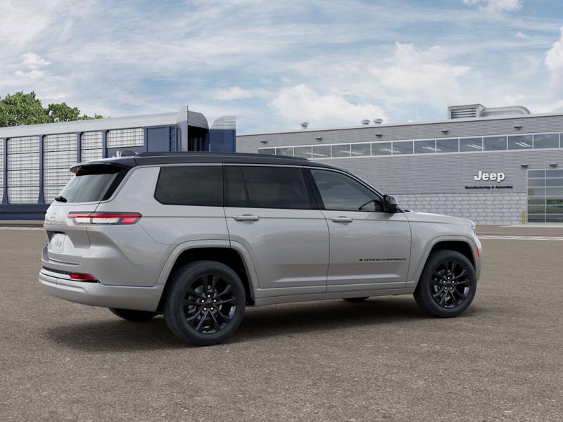 New 2026 Jeep Grand Cherokee L Limited Reserve 4x4