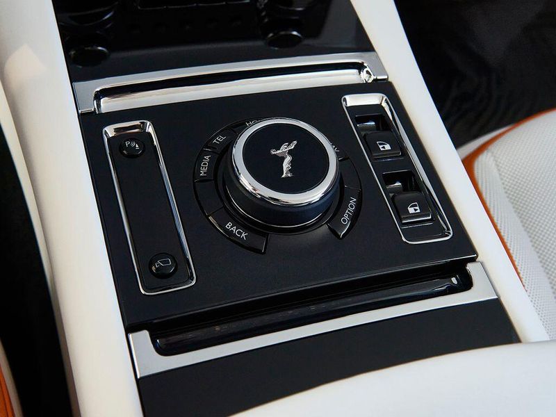New 2025 Rolls-Royce Spectre Image 14