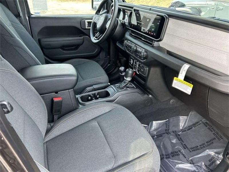 New 2026 Jeep Wrangler 4-door SportImage 12