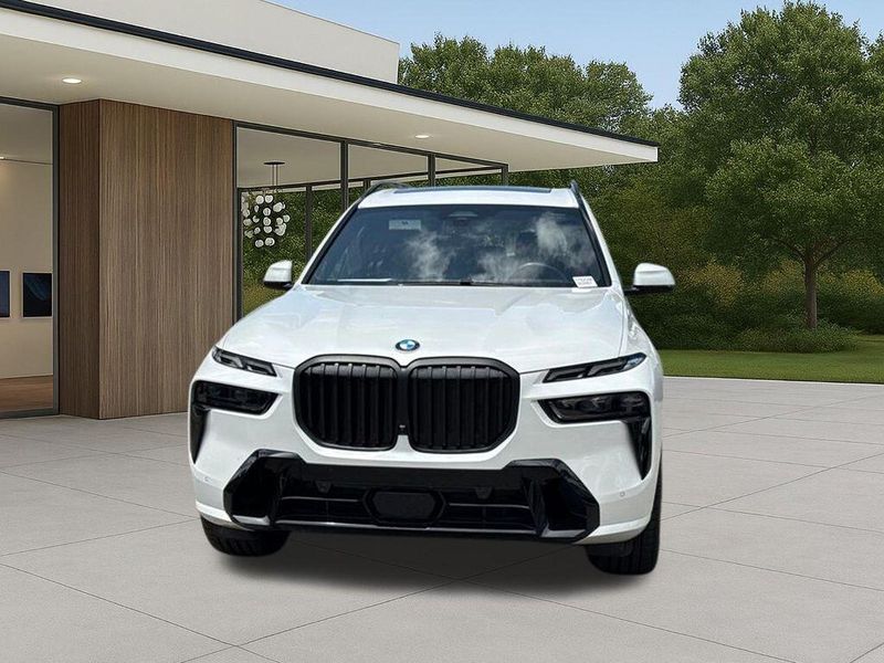 Used 2024 BMW X7 xDrive40iImage 3