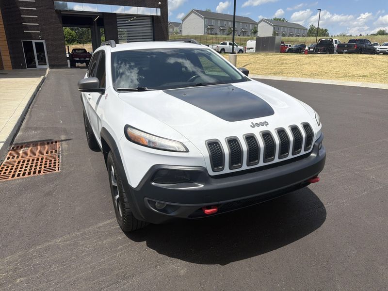 Used 2016 Jeep Cherokee TrailhawkImage 4