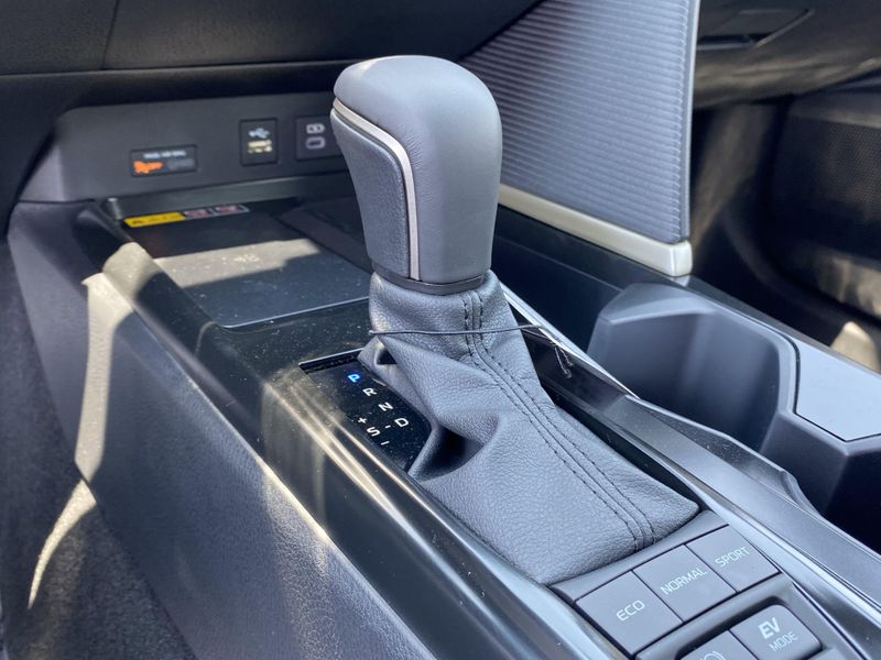 New 2025 Toyota Camry SEImage 18