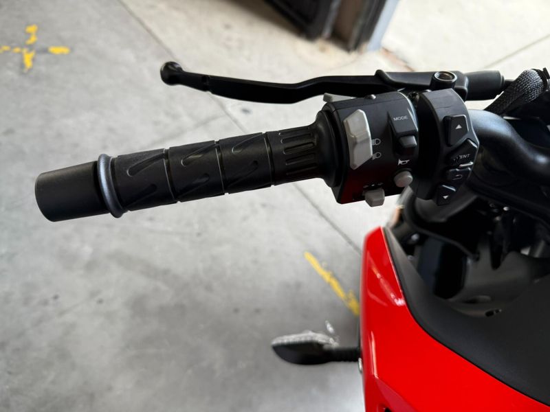 New 2025 CFMOTO 300NK Image 19