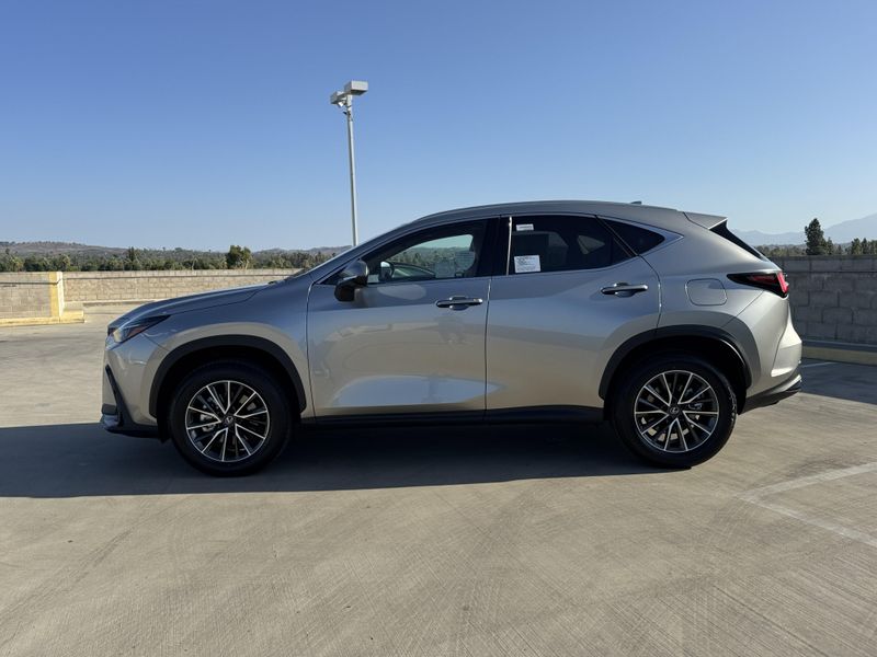 New 2026 Lexus NX 450h+ PremiumImage 6
