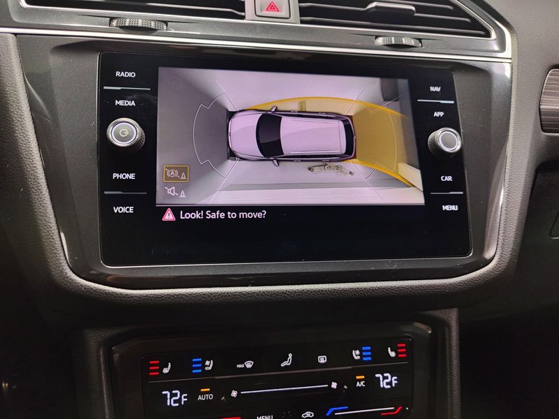 Used 2024 Volkswagen Tiguan AWD SEL R-Line w/Sunroof/NavImage 27