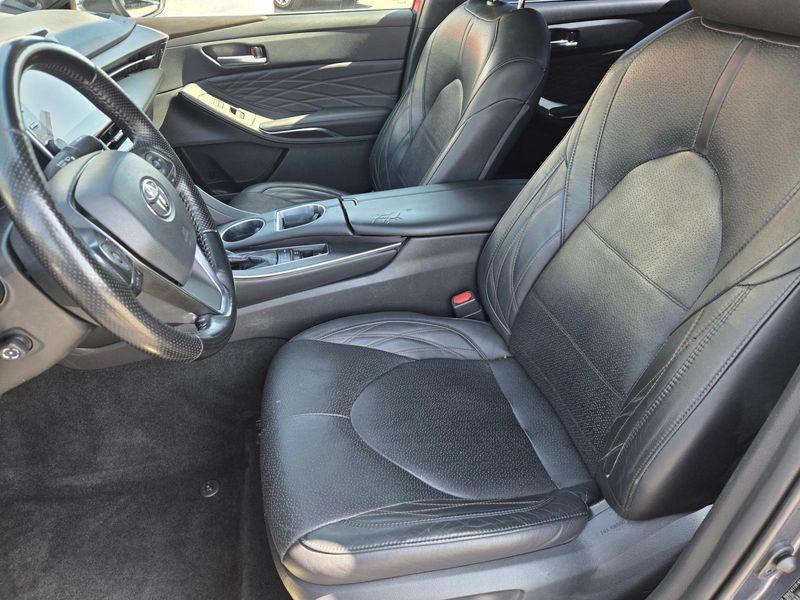 Used 2021 Toyota Avalon Hybrid Limited FWD (Natl)