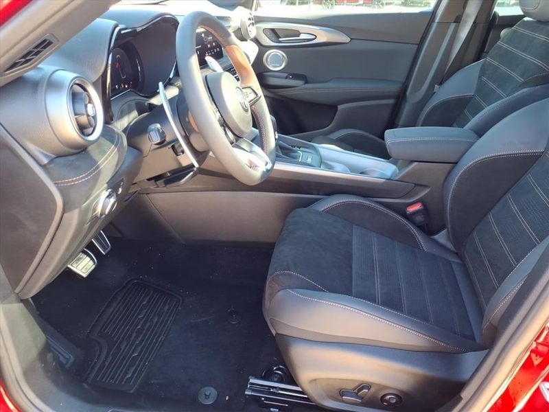 New 2025 Alfa Romeo Tonale Intensa AwdImage 13