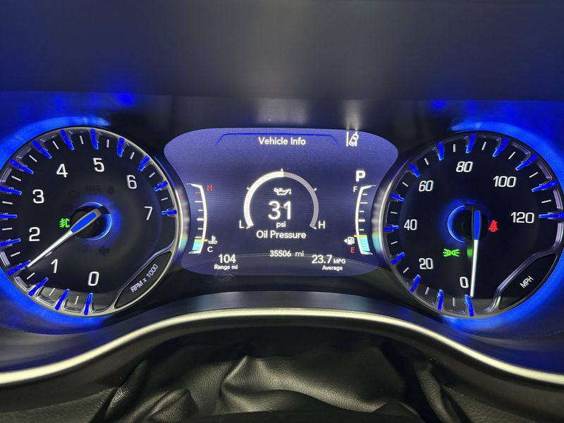 Used 2023 Chrysler Pacifica Touring LImage 30