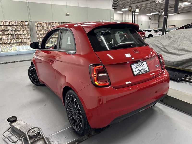 2024 Fiat 500e Inspi(red)Image 23