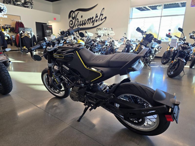 Used 2019 Husqvarna SVARTPILEN 401 