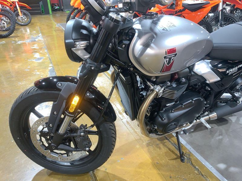 New 2025 Triumph SPEED TWIN 900 Image 15