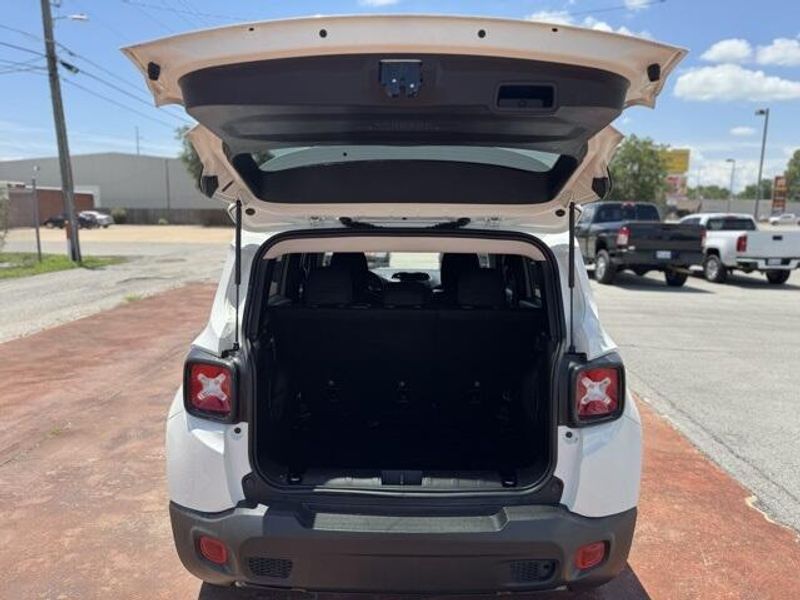 Used 2020 Jeep Renegade AltitudeImage 7