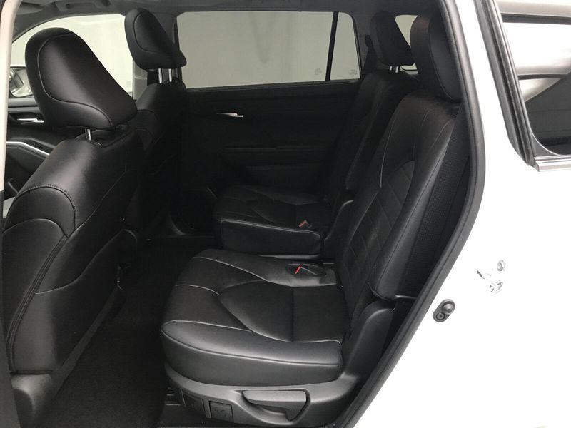 2024 Toyota Highlander XLEImage 10