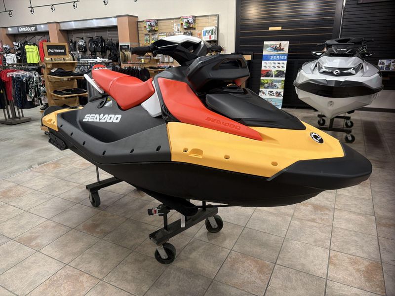 New 2026 Sea-Doo SPARK FOR 3 90 CONVENIENCE PACKAGE (SOUND SYSTEM) Image 10