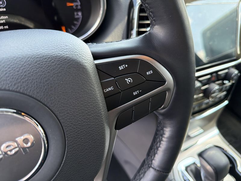 Used 2021 Jeep Grand Cherokee Laredo XImage 28