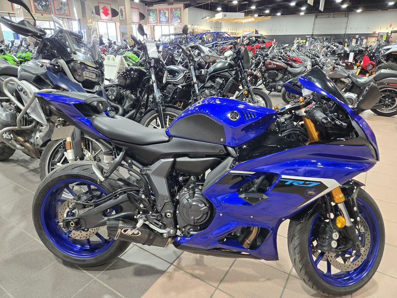 USED 2025 YAMAHA YZF R7 Image 2