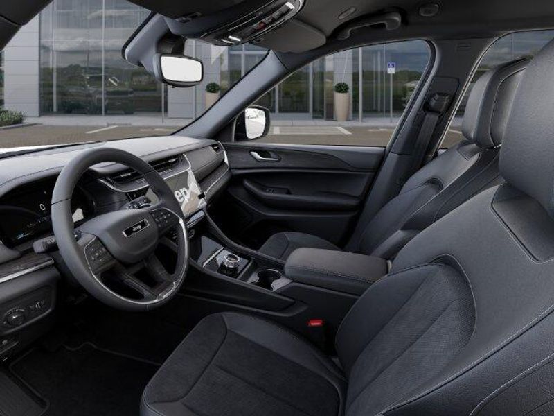 New 2027 Jeep Grand Cherokee Laredo Altitude 4x2Image 22
