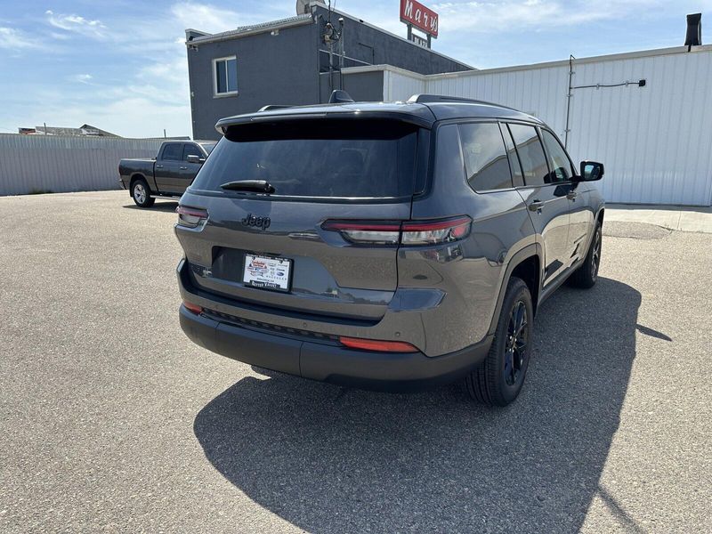 2024 Jeep Grand Cherokee L Altitude XImage 8