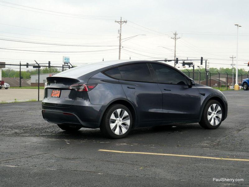2024 Tesla Model Y Long RangeImage 20