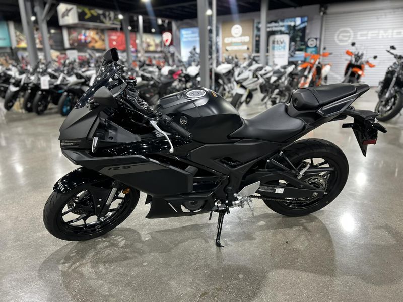Used 2025 Yamaha YZF-R3 ABS Image 16