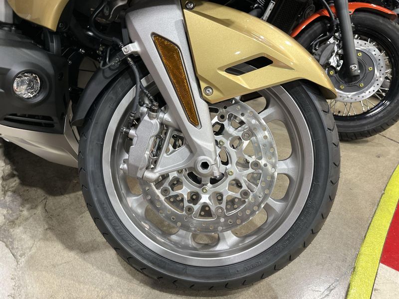 New 2025 Honda GOLDWING TOUR DCT Image 14