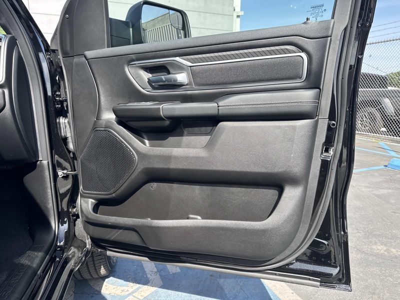 New 2026 RAM 1500 Big Horn Crew Cab 4x2 5'7' Box