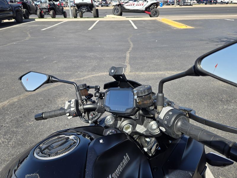 2021 Kawasaki Z H2 Base Image 18