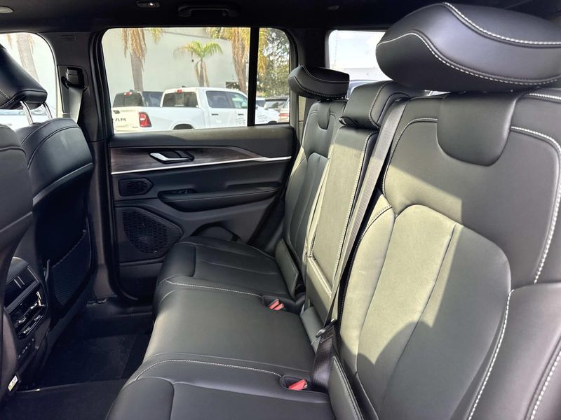New 2026 Jeep Grand Cherokee Limited 4x4