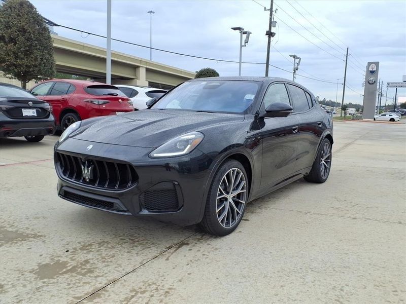 New 2026 Maserati Grecale ModenaImage 2