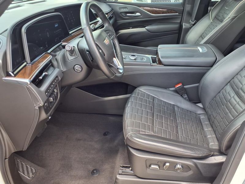 Used 2021 Cadillac Escalade ESV Sport PlatinumImage 18