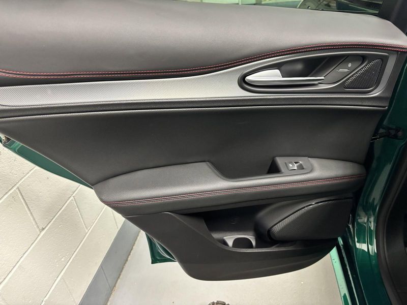 2025 Alfa Romeo Stelvio Tributo Italiano AwdImage 13
