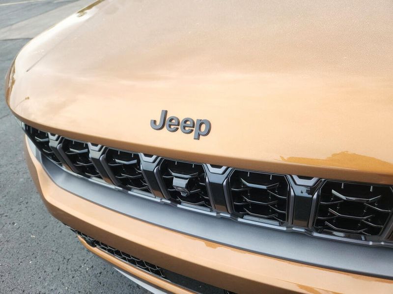 New 2027 Jeep Grand Cherokee Limited Reserve