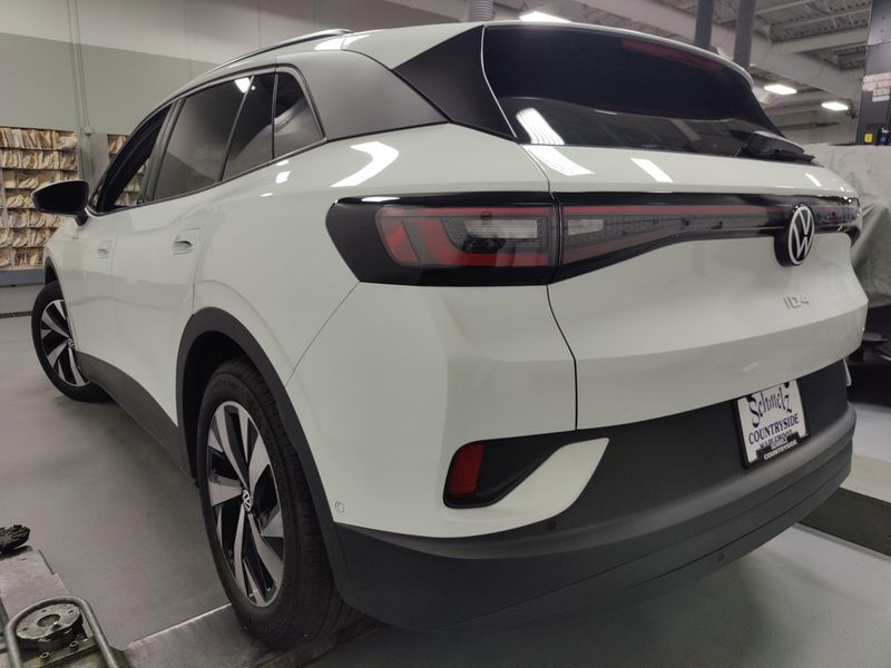 2023 Volkswagen ID.4 62kW All ElectricImage 9
