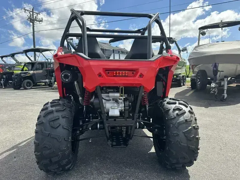 2025 Polaris RZR 200 EFI INDY RED Image 6