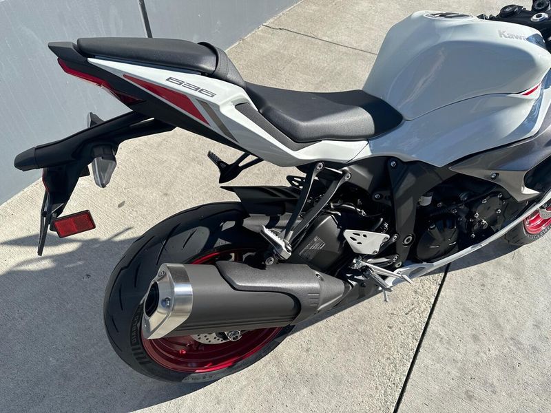New 2025 Kawasaki NINJA ZX-6R Image 14