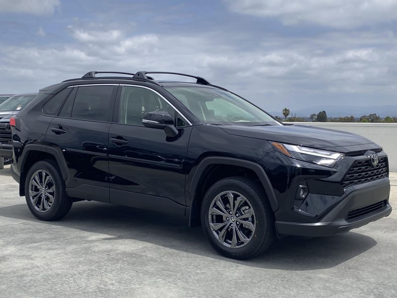 2025 Toyota RAV4 Hybrid XLE PremiumImage 2