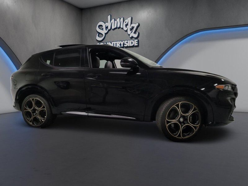 Used 2025 Alfa Romeo Tonale Intensa AWD w/SunroofImage 3
