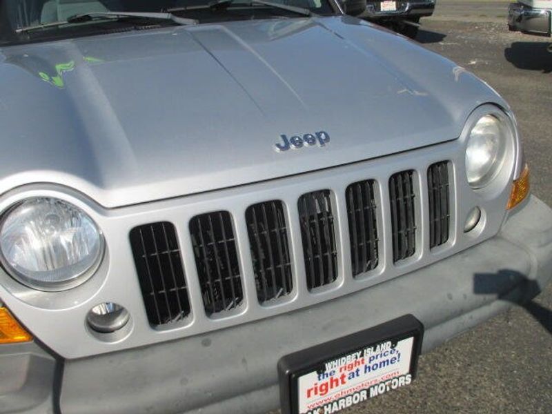 Used 2007 Jeep Liberty SportImage 4