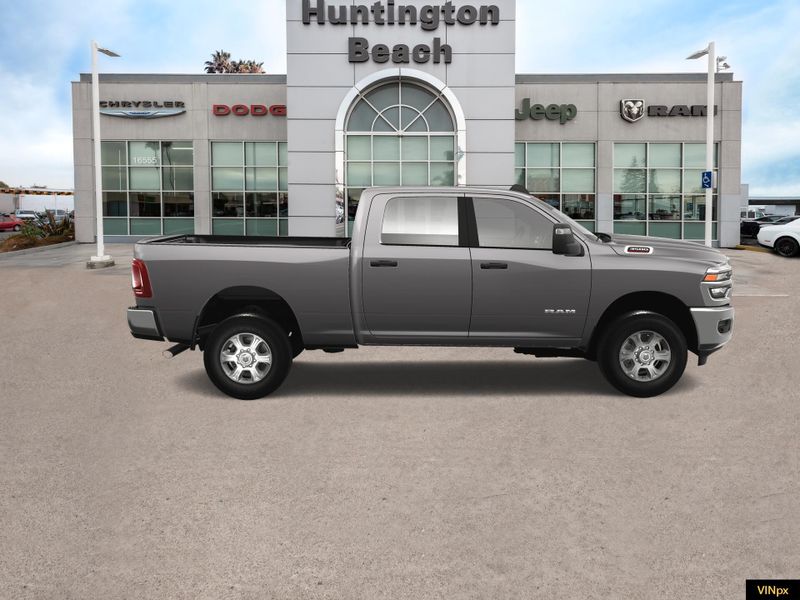 2025 RAM 3500 Big Horn Crew Cab 4x4Image 7