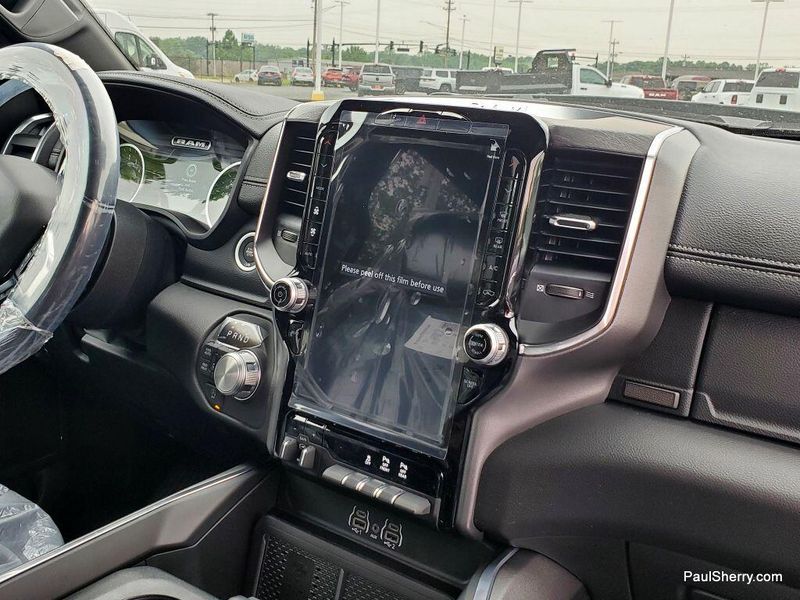 2025 RAM 1500 Laramie Crew Cab 4x4 5