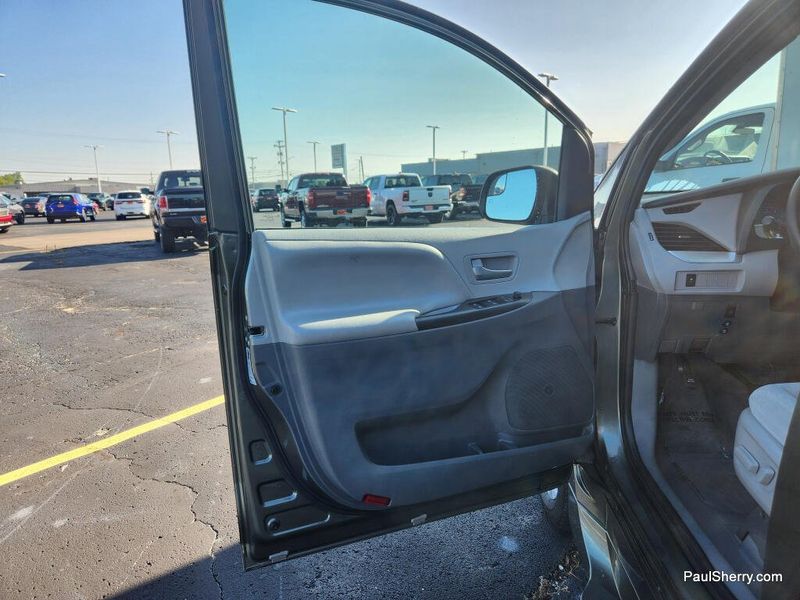 Used 2020 Toyota Sienna LE